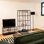 Fee4Me Elegant Navigli Milan Apartment