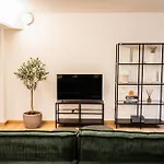 Fee4Me Elegant Navigli Milan Apartment