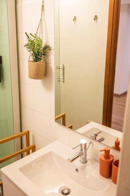 Fee4me Elegant Navigli Appartement *